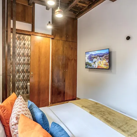 Colosseo Glam Miracle Róma