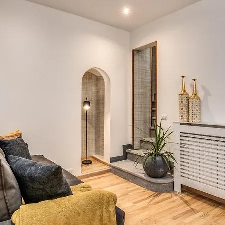 Colosseo Glam Miracle Apartman